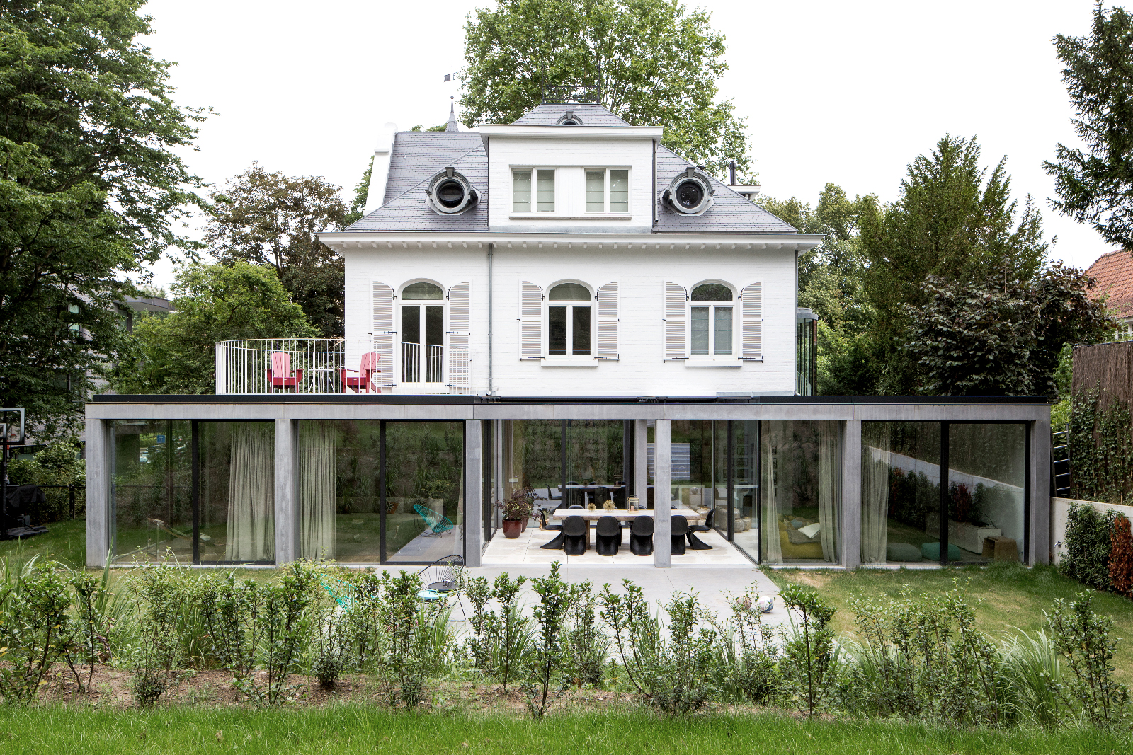 Villa W